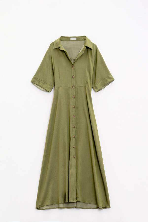 Maxi Vestido Camisero Verde Con Cuello Polo