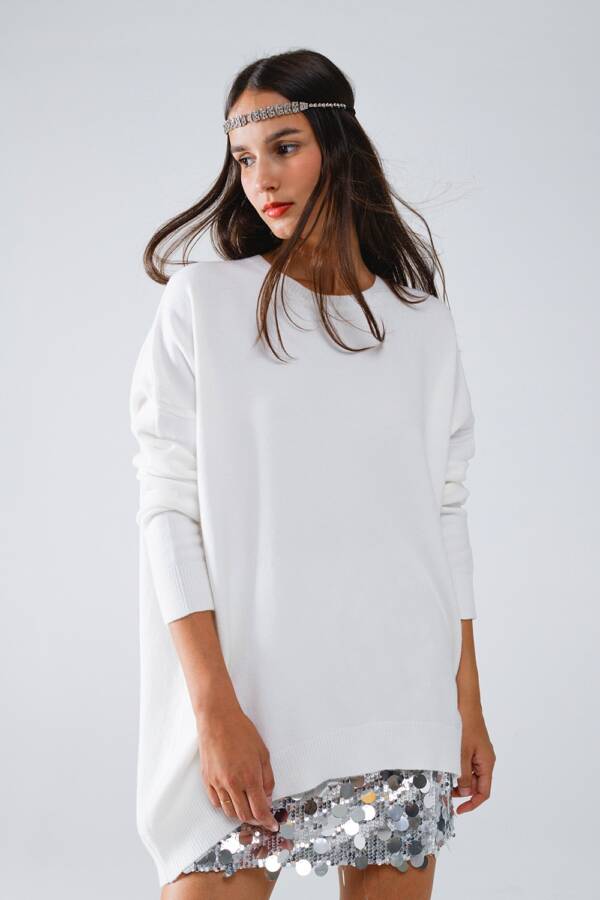 Jersey oversize de manga larga y cuello redondo en blanco